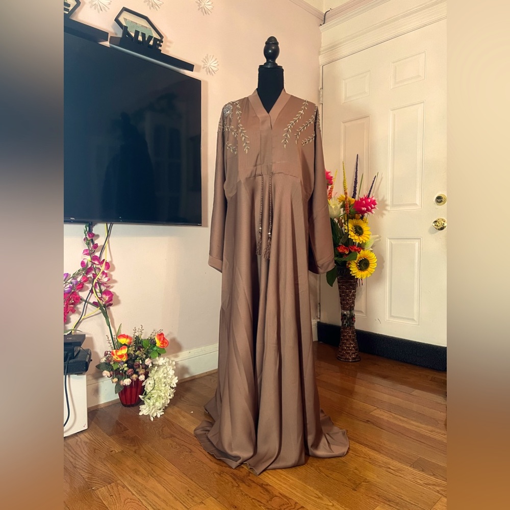 Gorgeous Dubai Abaya With Hijab